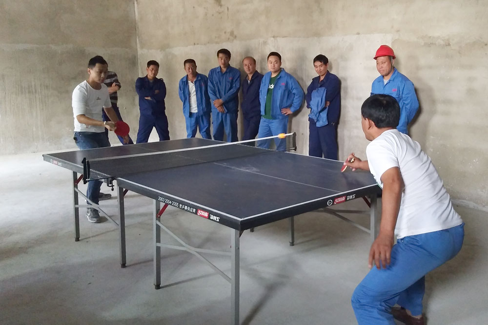 迎17国庆，运力化工员工组织体育比赛——乒乓球比赛进行当中。